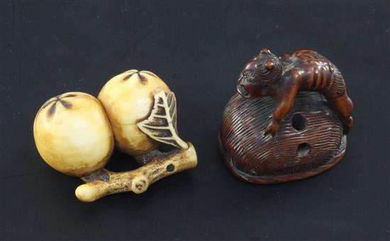 Two Japanese netsuke, 19th century,